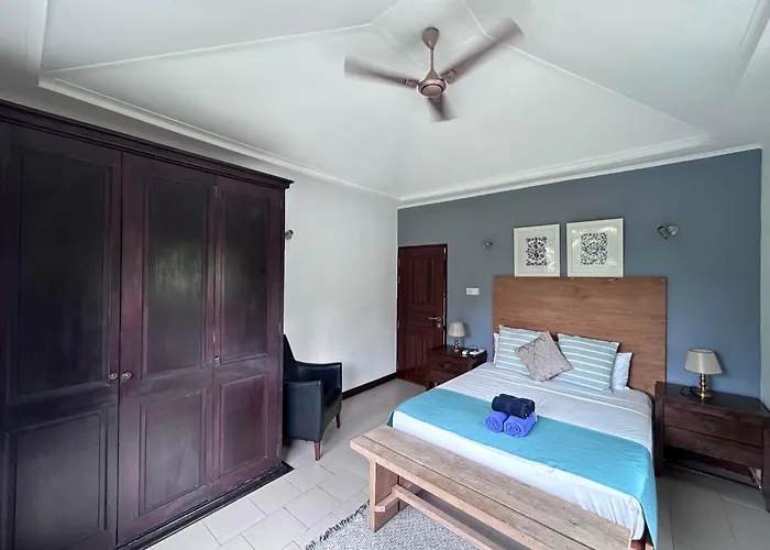 Castaway Lodge