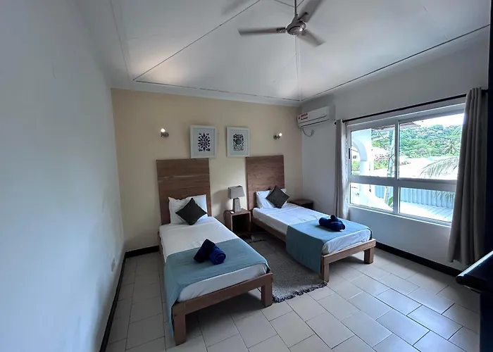 Castaway Lodge