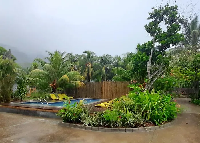 Castaway Lodge