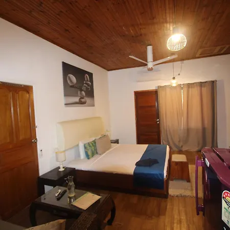 Castaway Lodge Pointe Au Sel Room photo