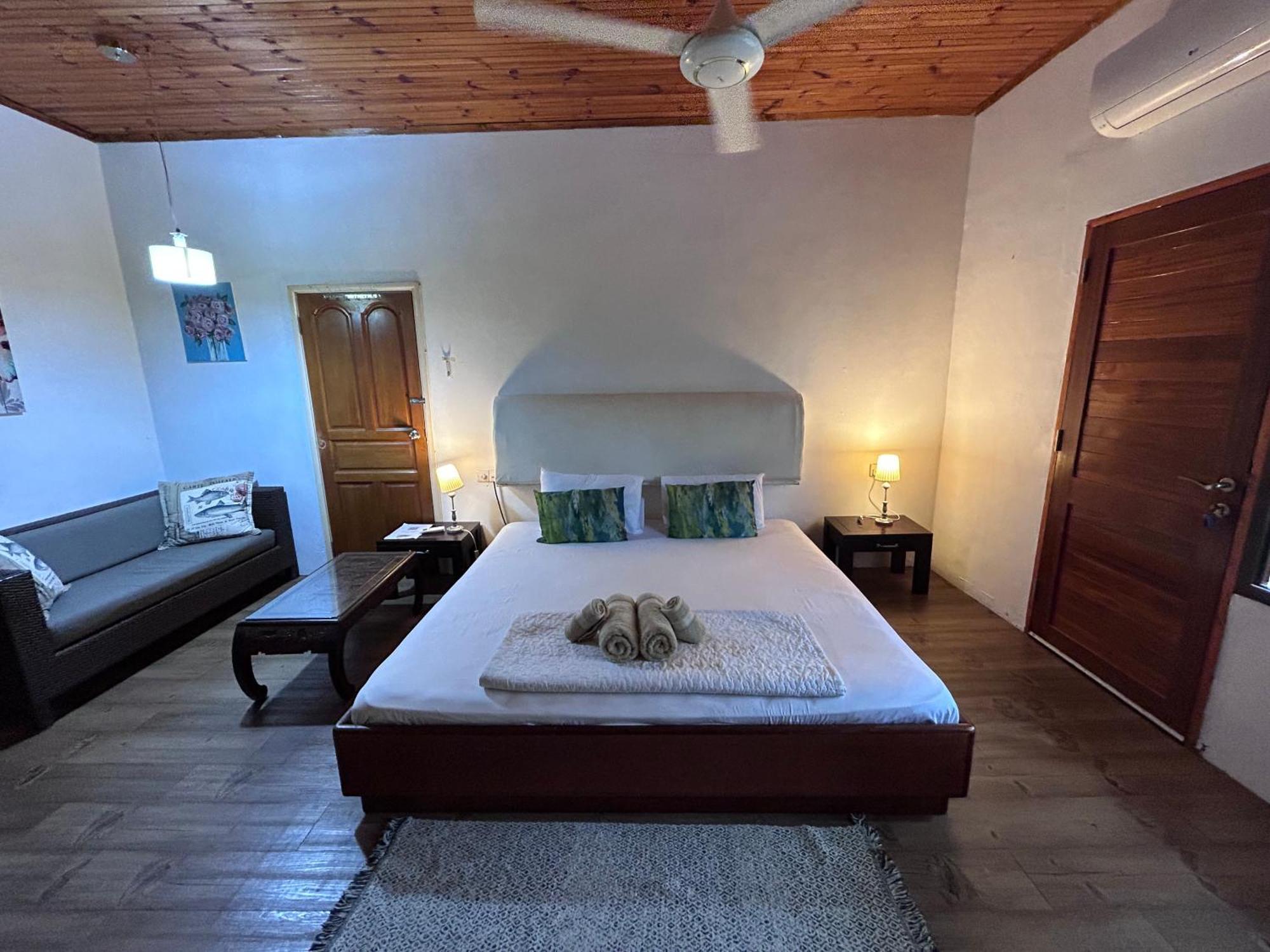 Castaway Cabană *